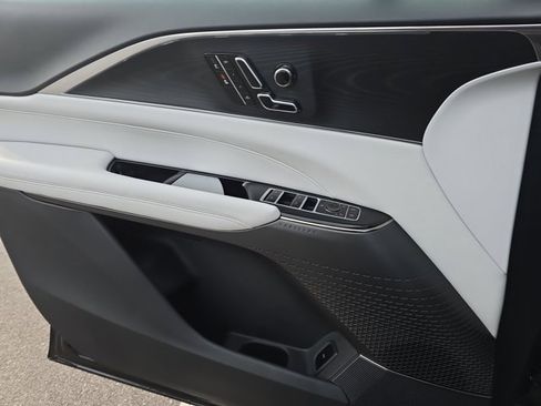 Certified 2024 Cadillac Lyriq Luxury image 25