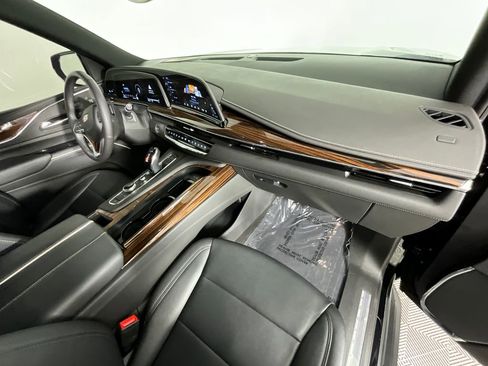 Used 2023 Cadillac Escalade Luxury image 19
