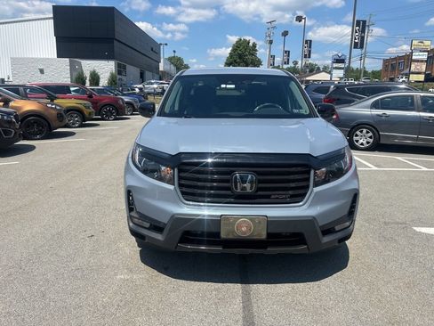 Used 2023 Honda Ridgeline Sport image 2