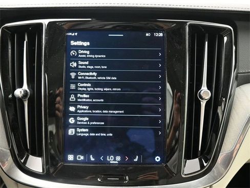 Used 2024 Volvo S60 B5 Ultimate image 15