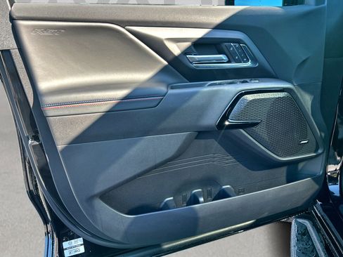 New 2024 Chevrolet Silverado EV RST image 18
