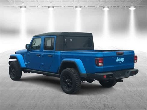 Used 2022 Jeep Gladiator Sport image 6