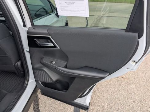 Used 2022 Mitsubishi Outlander ES FWD image 6