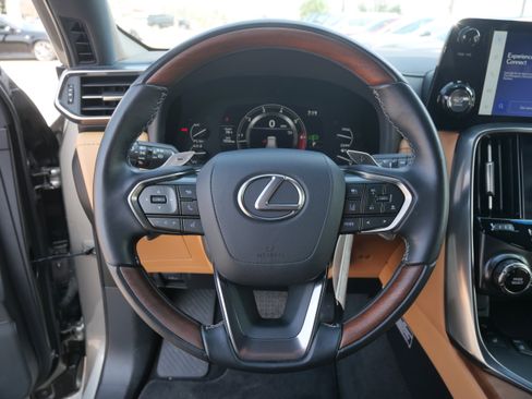 Certified 2024 Lexus LX 600 4WD w/ Luxury Package image 23