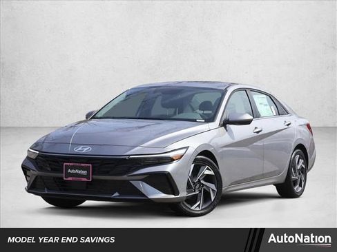 New 2025 Hyundai Elantra SEL image 1