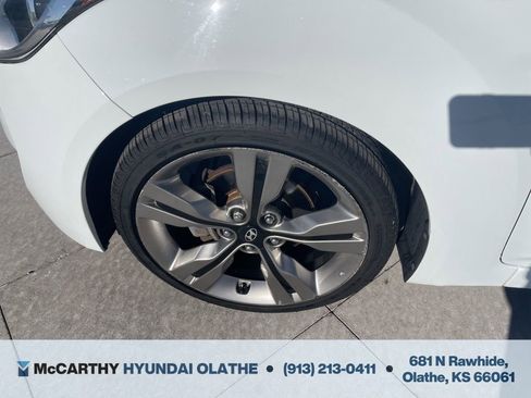 Used 2013 Hyundai Veloster Base w/ Style Pkg image 16
