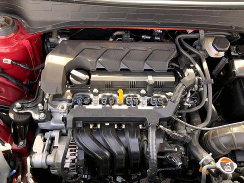 Used 2025 Hyundai Venue SEL image 31