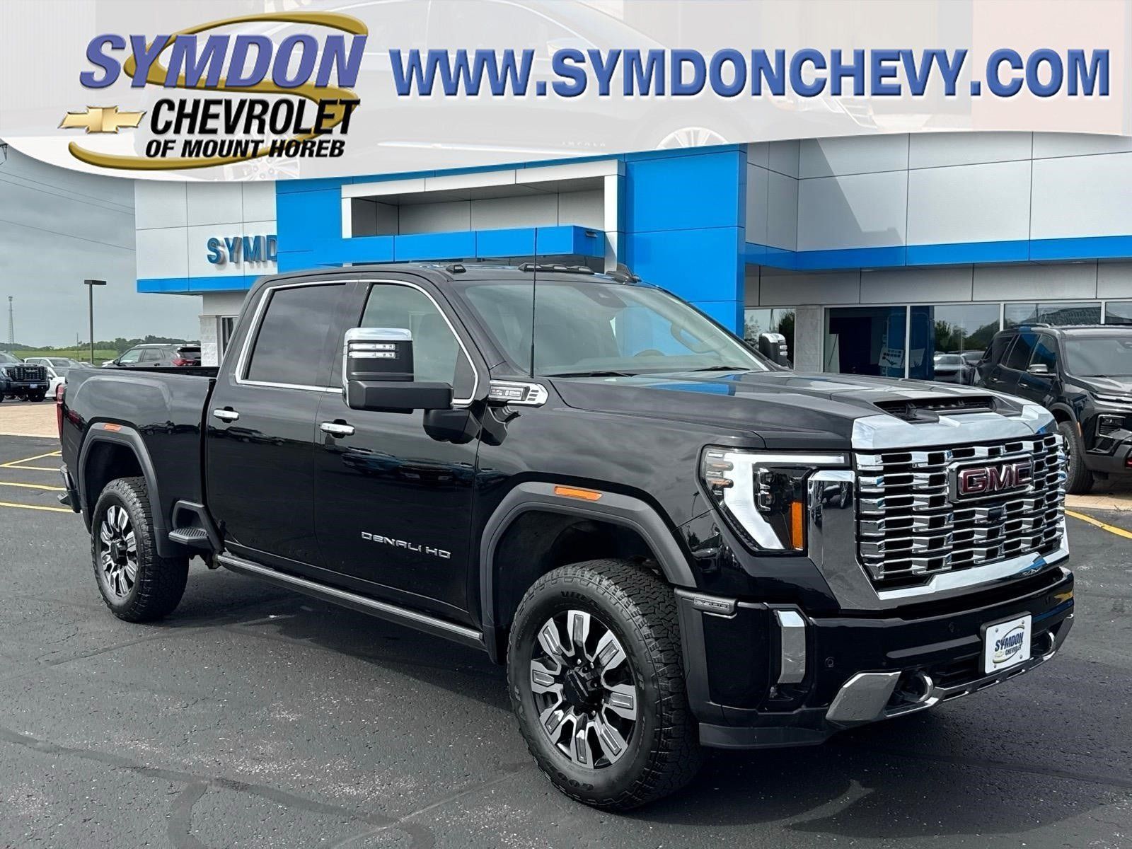 Used 2025 GMC Sierra 2500 Denali w/ Technology Package AWD/4WD image 1