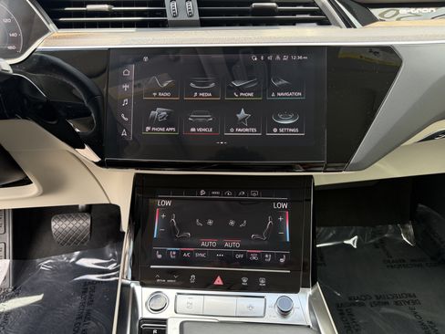 Used 2024 Audi Q8 e-tron Premium Plus w/ Premium Plus Package AWD/4WD image 24