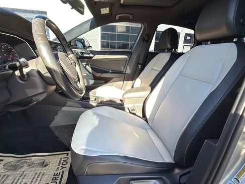 Used 2019 Volkswagen Jetta R-Line w/ R-Line Cold Weather Package image 15