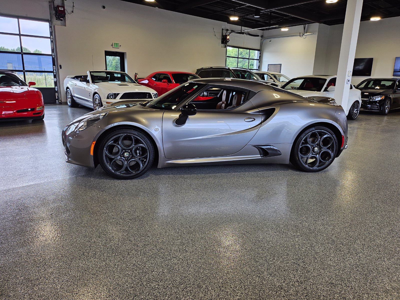 Used 2016 Alfa Romeo 4C Coupe w/ Convenience Group - Coupe RWD image 3