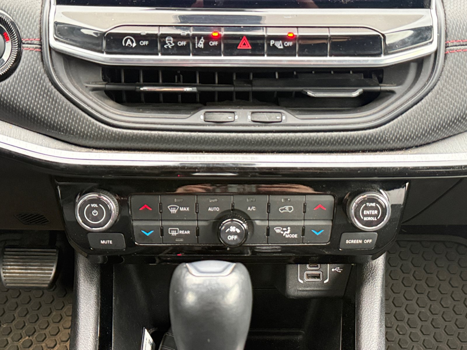 Used 2023 Jeep Compass Trailhawk AWD/4WD image 17
