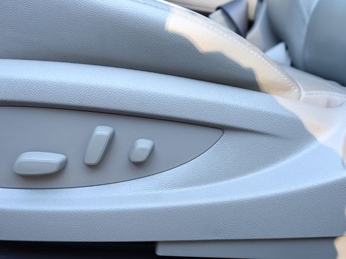 Used 2017 GMC Sierra 1500 SLT w/ SLT Premium Package image 32