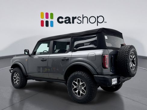 Used 2024 Ford Bronco Badlands image 3