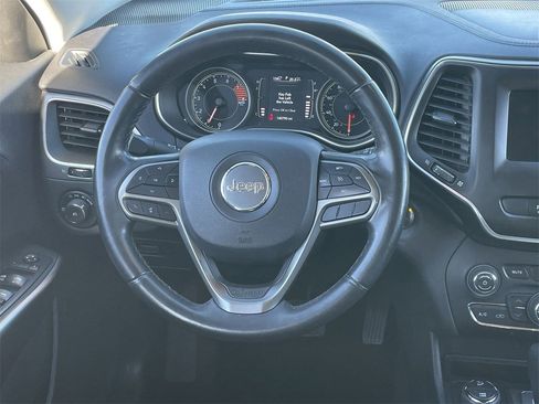 Used 2019 Jeep Cherokee Latitude Plus w/ Comfort/Convenience Group image 13