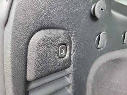 Used 2018 Jeep Grand Cherokee Altitude RWD image 25