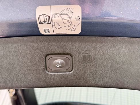 Certified 2019 Ford Edge Titanium w/ Cold Weather Package image 17