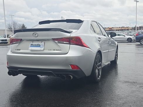 Used 2019 Lexus IS 300 F Sport w/ F Sport Package image 9