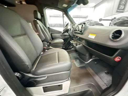 Used 2026 Mercedes-Benz Sprinter 2500 image 28