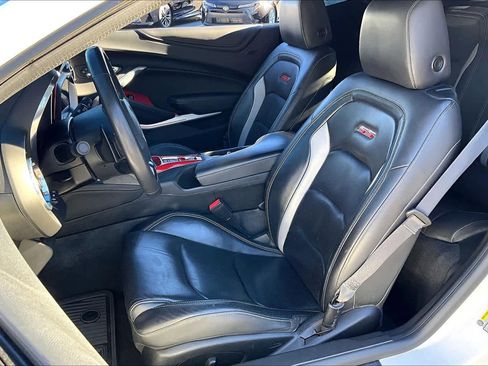 Used 2019 Chevrolet Camaro SS image 6