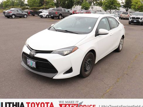 Used 2019 Toyota Corolla LE FWD image 1