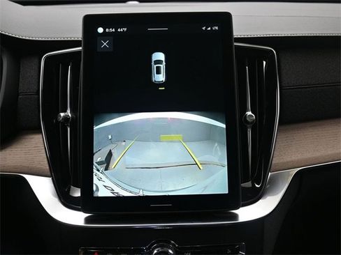 Certified 2025 Volvo XC90 B6 Core w/ Protection Package image 12