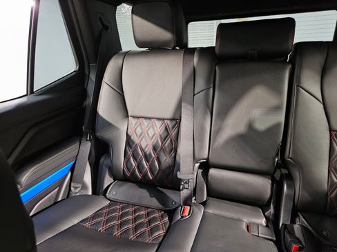 Used 2025 Toyota 4Runner TRD Off-Road image 12