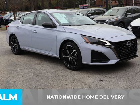 Used 2025 Nissan Altima 2.5 SR FWD image 5