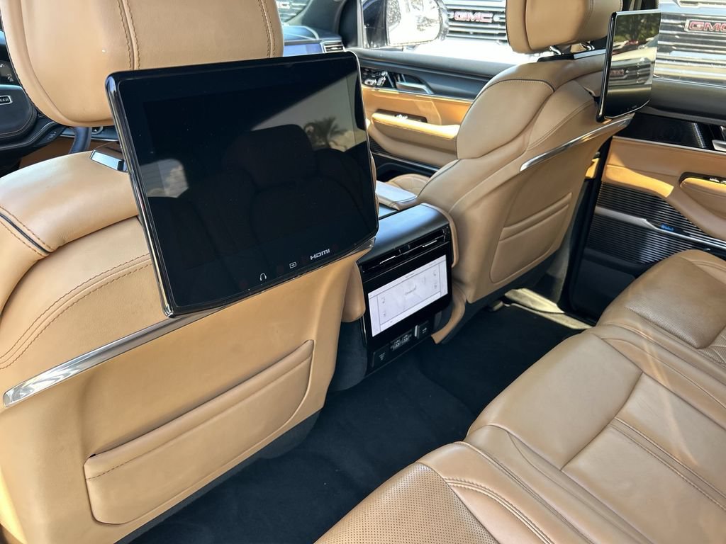 Used 2024 Jeep Grand Wagoneer Series III w/ Rear Seat Video Group 1 AWD/4WD image 36