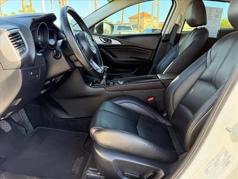 Used 2018 MAZDA MAZDA3 Touring FWD image 6