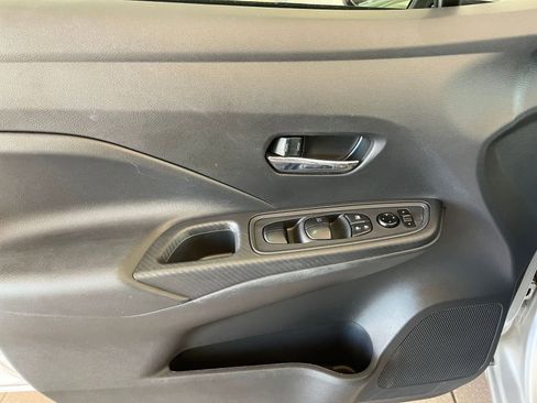 Used 2025 Nissan Versa SV image 18