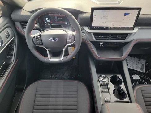 Used 2026 Ford Explorer ST-Line w/ ST-Line Street Pack RWD image 12