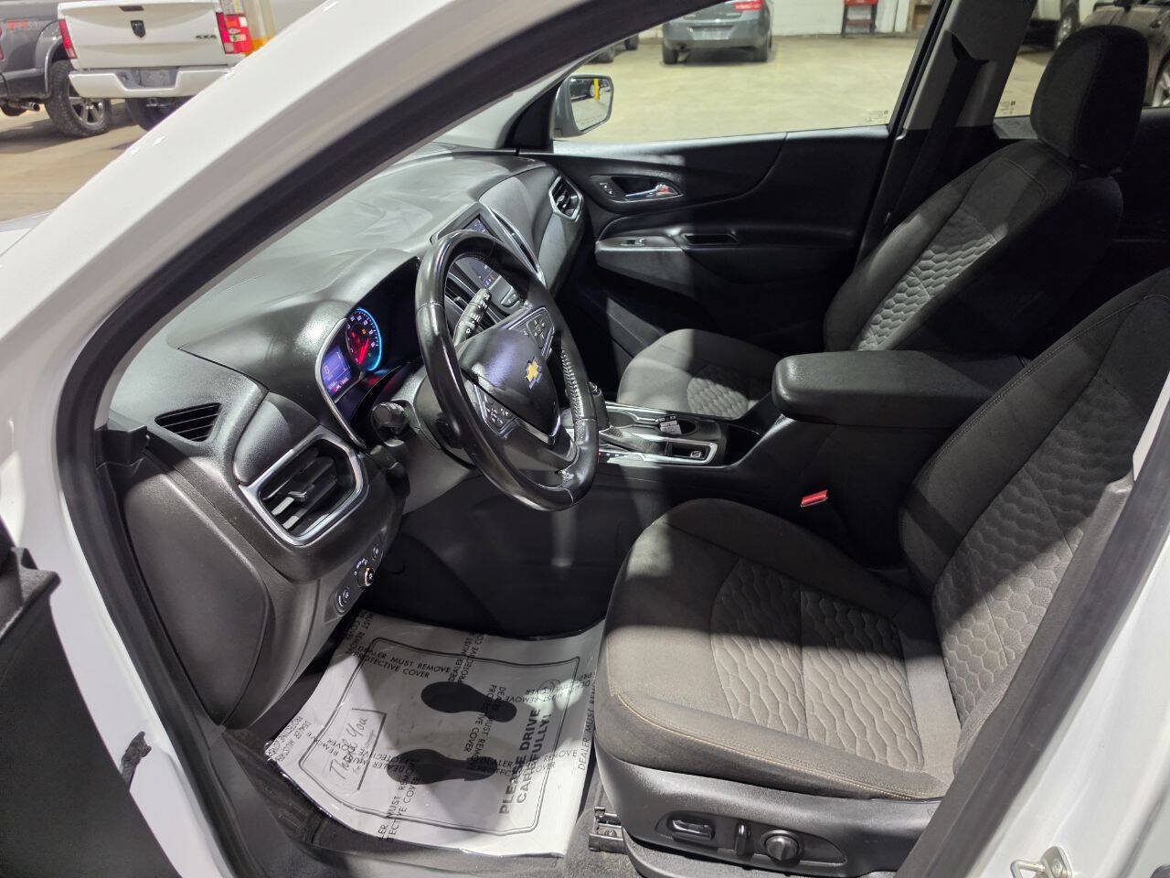 Used 2020 Chevrolet Equinox LT FWD image 24