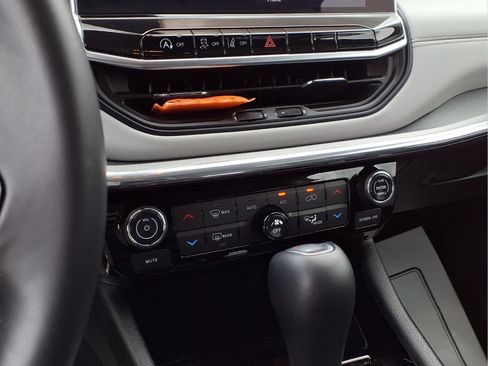 Used 2022 Jeep Compass Limited AWD/4WD image 6