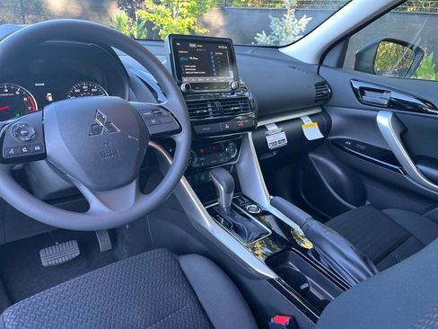 New 2024 Mitsubishi Eclipse Cross LE image 13