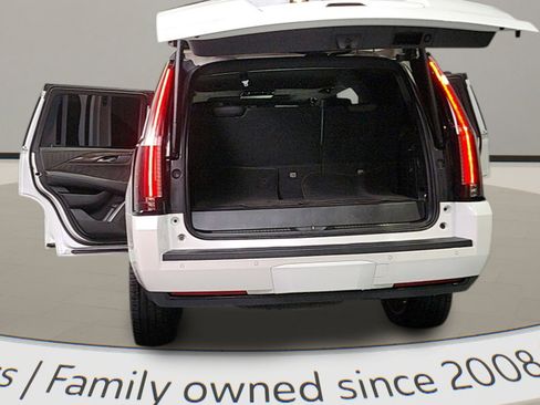 Used 2016 Cadillac Escalade Platinum image 38