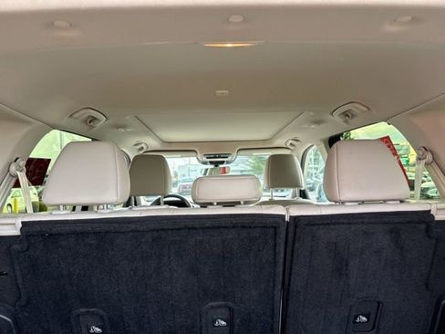 Used 2023 Nissan Rogue SL w/ SL Premium Package image 29