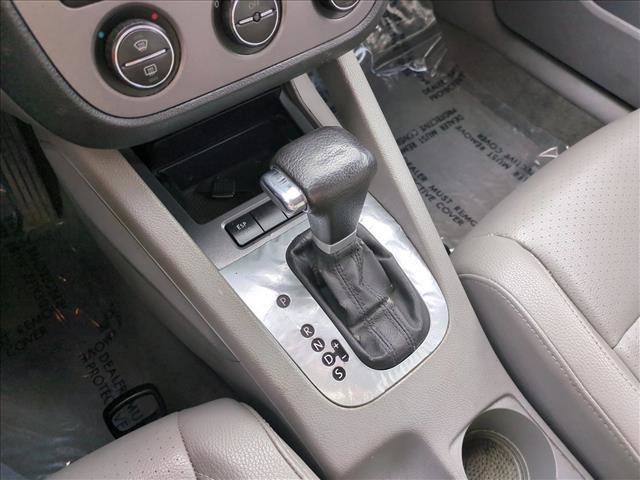 Used 2005 Volkswagen Jetta 2.5 FWD image 12