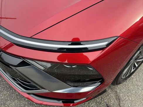 Used 2025 Hyundai Sonata Limited FWD image 4
