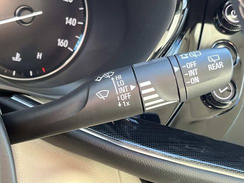 Used 2023 Buick Envision Preferred image 23