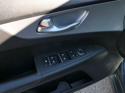 Used 2023 Kia Forte LXS image 14