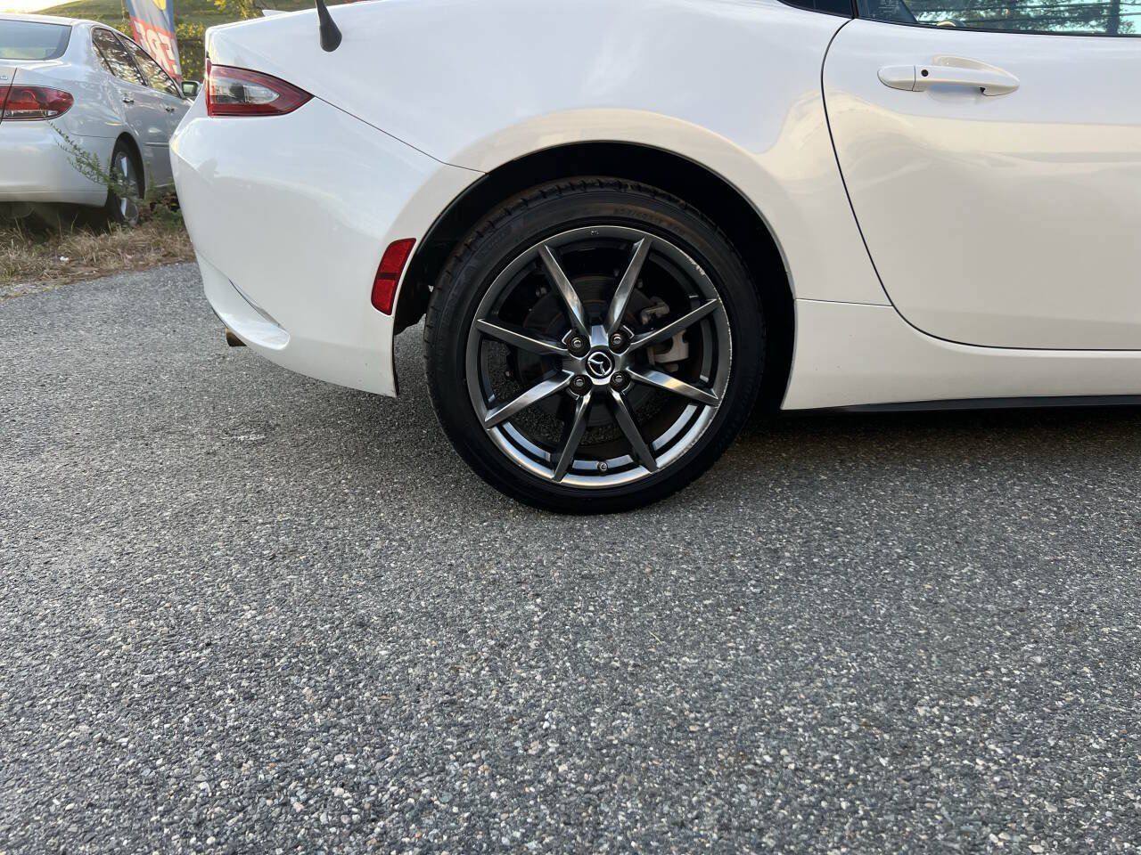 Used 2020 MAZDA MX-5 Miata RF Grand Touring RWD image 32