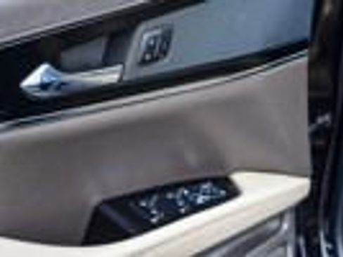 Used 2023 Lincoln Nautilus AWD w/ Premium Package image 23