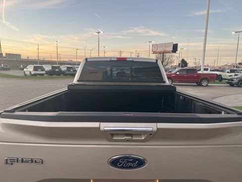 Used 2017 Ford F150 Lariat w/ Equipment Group 502A Luxury image 7