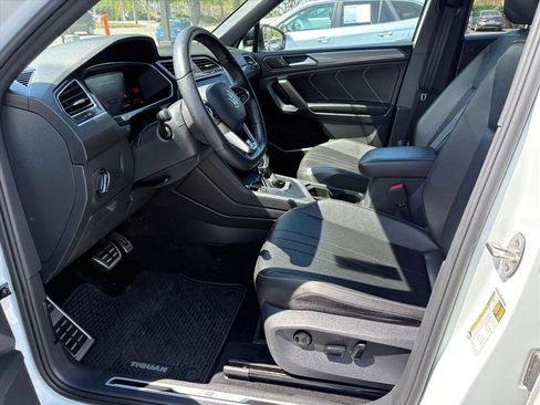 Used 2022 Volkswagen Tiguan SE R-Line image 15