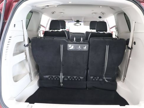 Used 2017 Chrysler Pacifica Touring-L FWD image 28