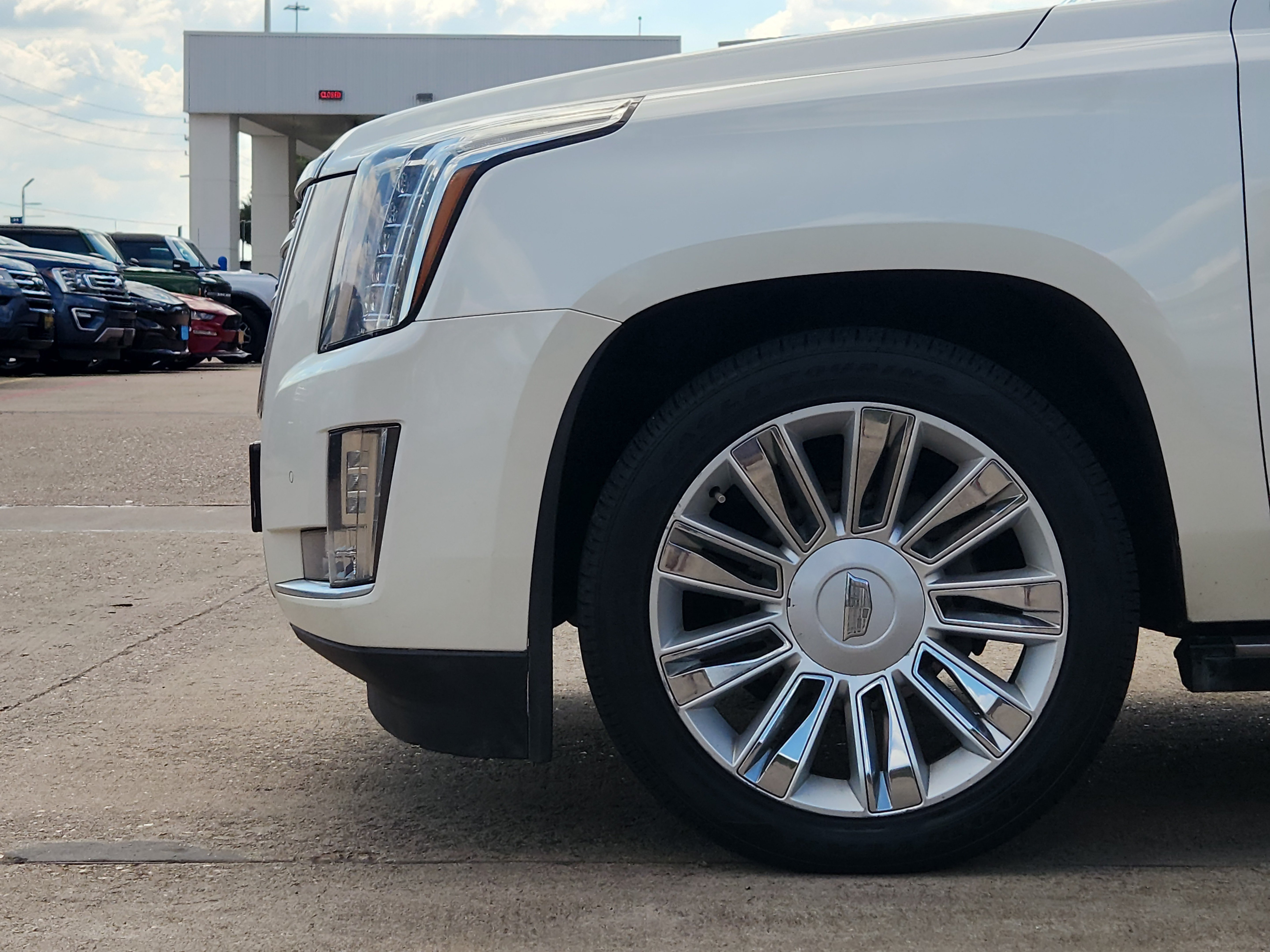 Used 2015 Cadillac Escalade ESV Platinum AWD/4WD image 5