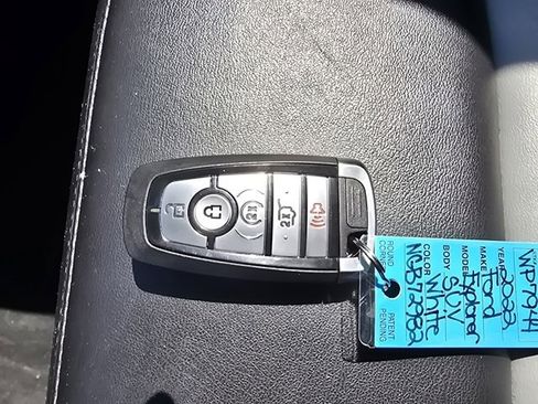 Used 2022 Ford Explorer XLT w/ Equipment Group 202A image 30