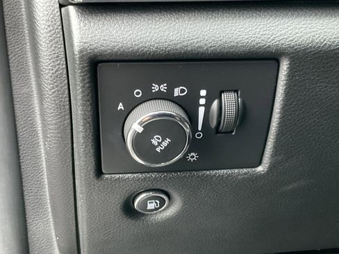 Used 2015 Jeep Grand Cherokee Overland image 31