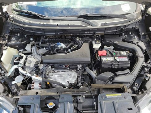 Used 2020 Nissan Rogue SL w/ Premium Package image 29